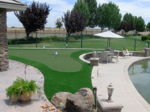 Backyard artificial putting green in Fresno, CA
